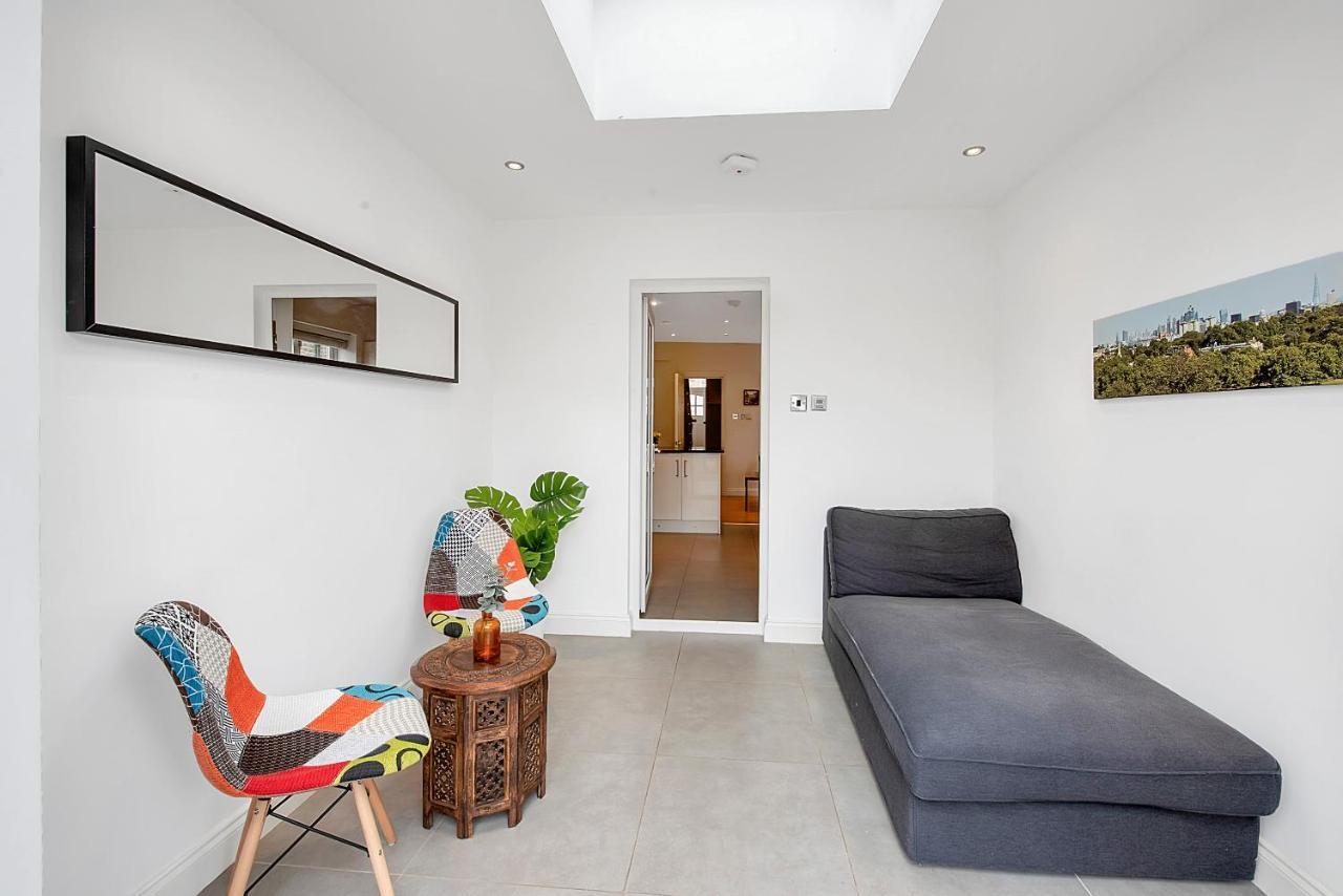 Finding My Palace Guest House In Tooting Митчам Экстерьер фото